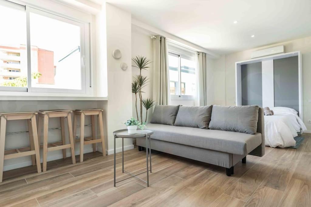 Authentic Minimalistic Studio Near La Union By Rems Málaga Eksteriør billede